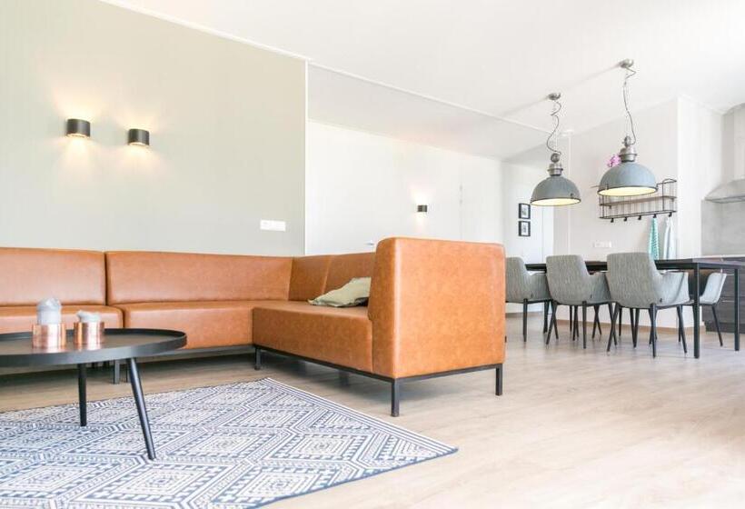 דירת חדר, 14p Luxe Bungalow Met Serre