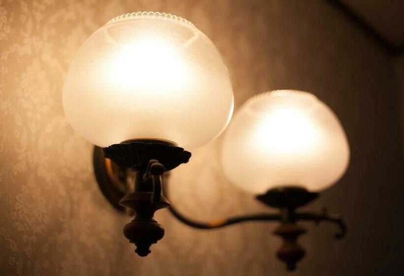 스탠다드 룸, Kyo Obataya