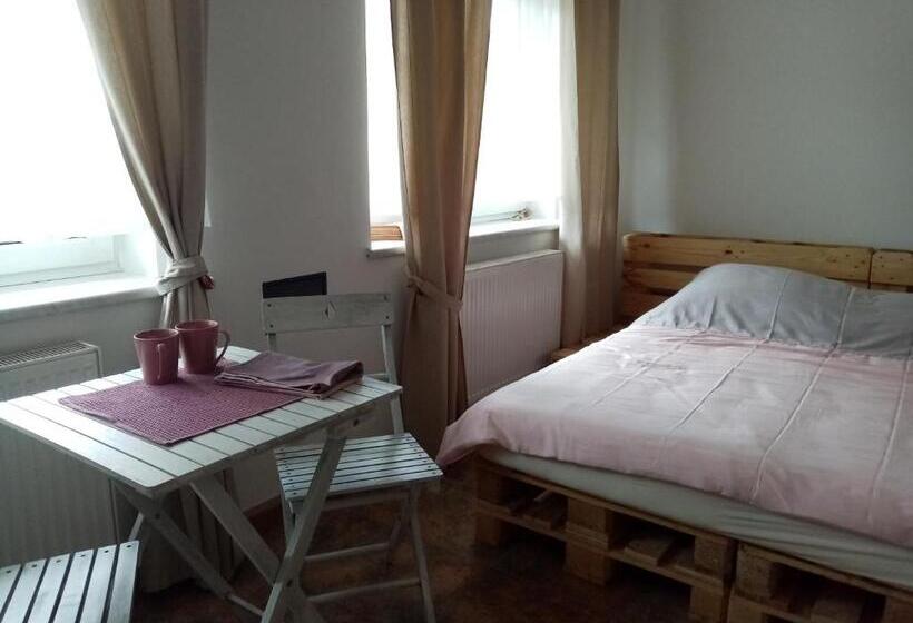 디럭스 트리플 룸, Apartmany Jan Becher