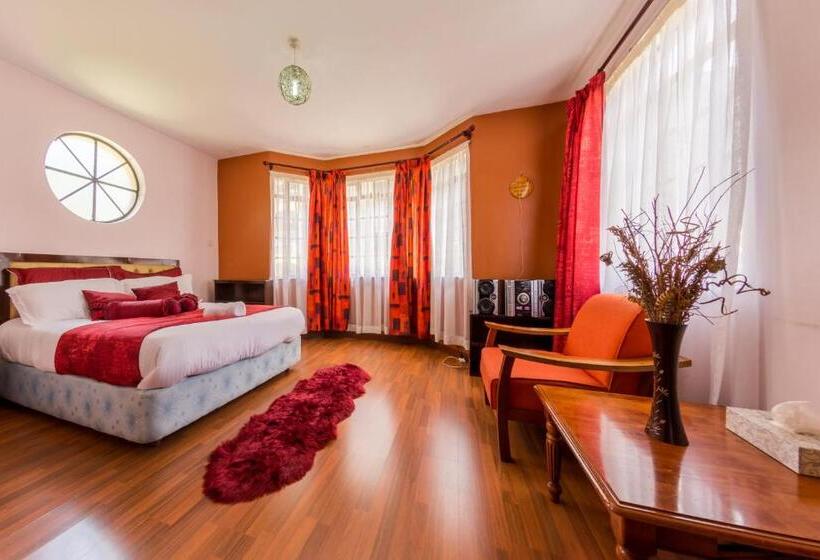 اتاق لوکس, Takdiri Home