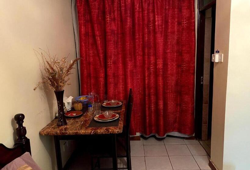 استودیو استاندارد با بالکن, Takdiri Home