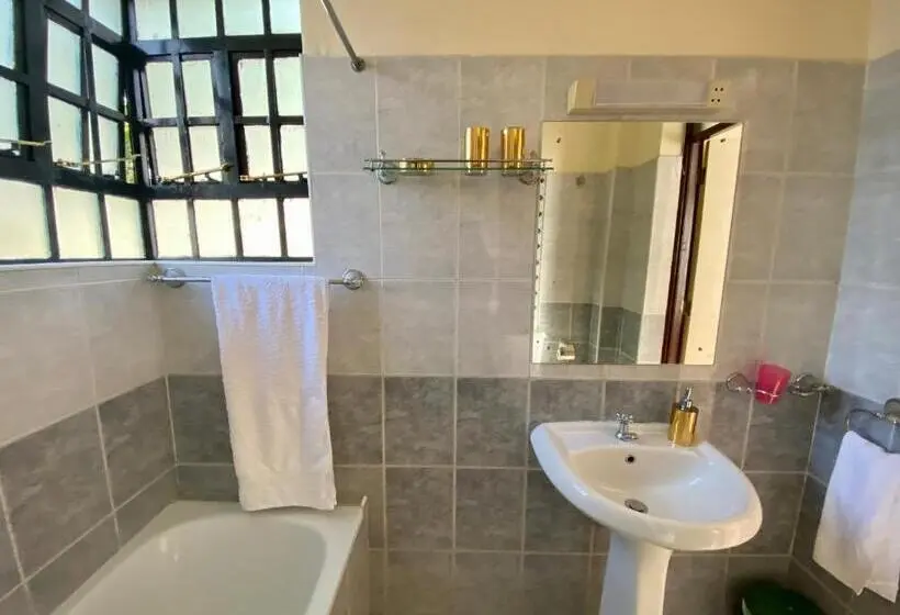 اتاق لوکس, Takdiri Home