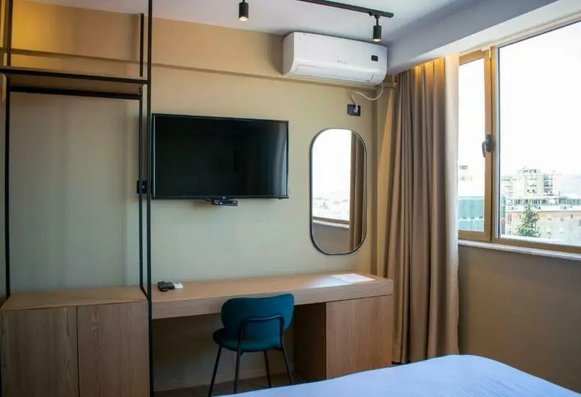 キングサイズベッドのスタンダードルーム, Bocca Hotel Korce