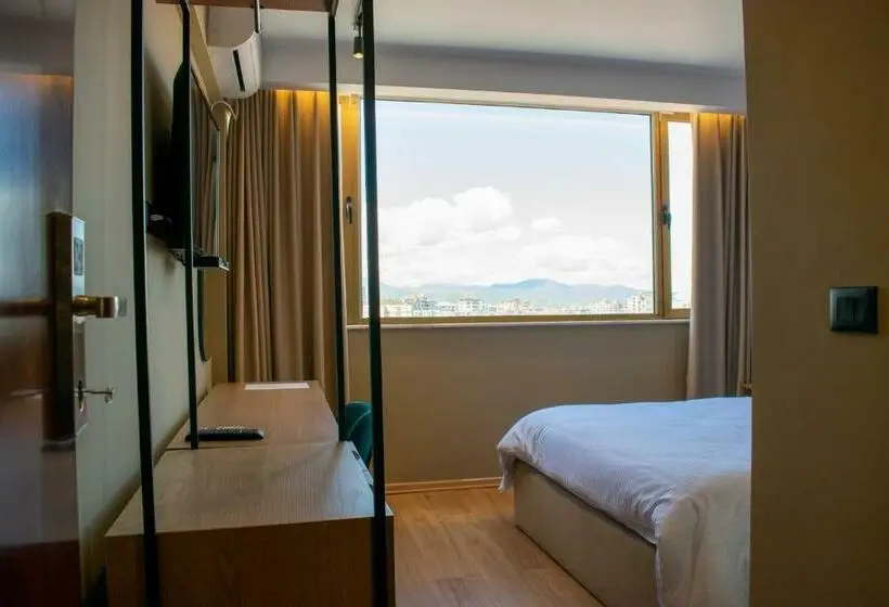 キングサイズベッドのスタンダードルーム, Bocca Hotel Korce