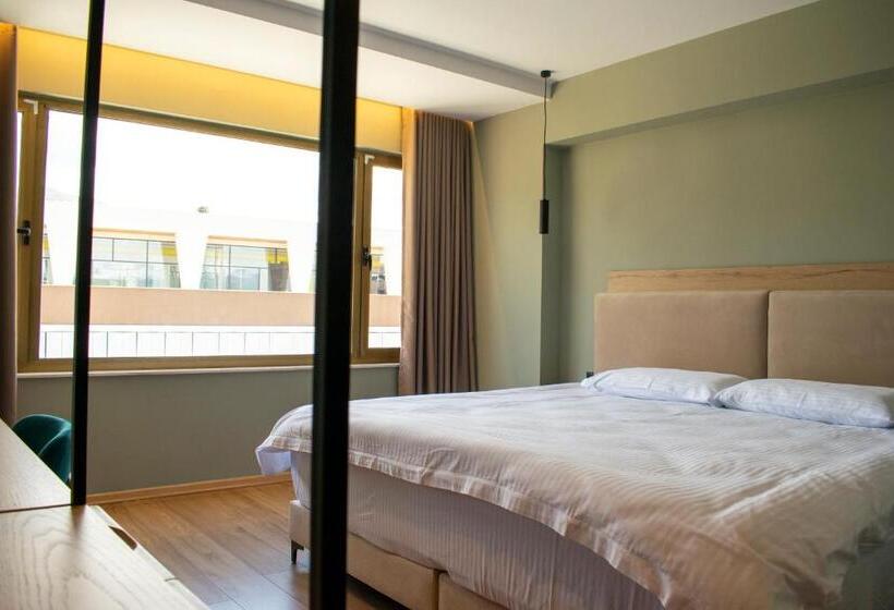 اتاق سوپریور با تخت بزرگ, Bocca Hotel Korce