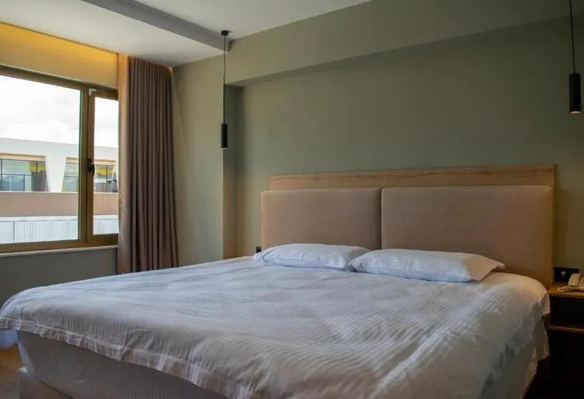 キングサイズベッドのスーペリアルーム, Bocca Hotel Korce