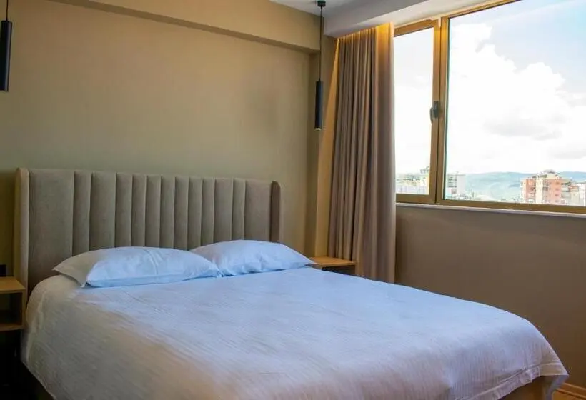 キングサイズベッドのスーペリアルーム, Bocca Hotel Korce