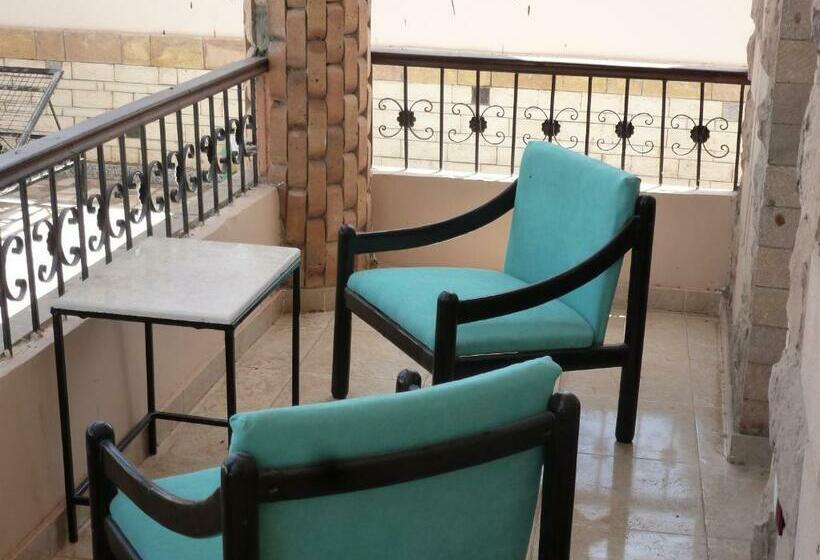 اتاق لوکس با بالکن, Dream Island