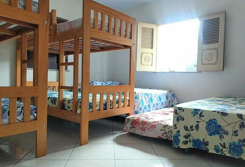 ルームシェアのワンベッド, Lazer Hostel