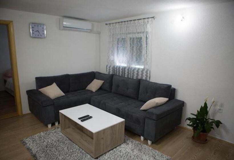 Suite with Terrace, Apartman Miloš