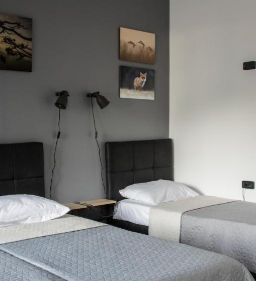 اتاق استاندارد سه تخته با سرویس بهداشتی مشترک, K43 Rooms