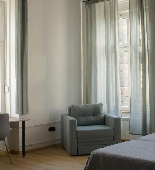 اتاق استاندارد سه تخته با سرویس بهداشتی مشترک, K43 Rooms