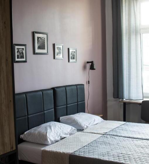 اتاق استاندارد با سرویس بهداشتی مشترک, K43 Rooms