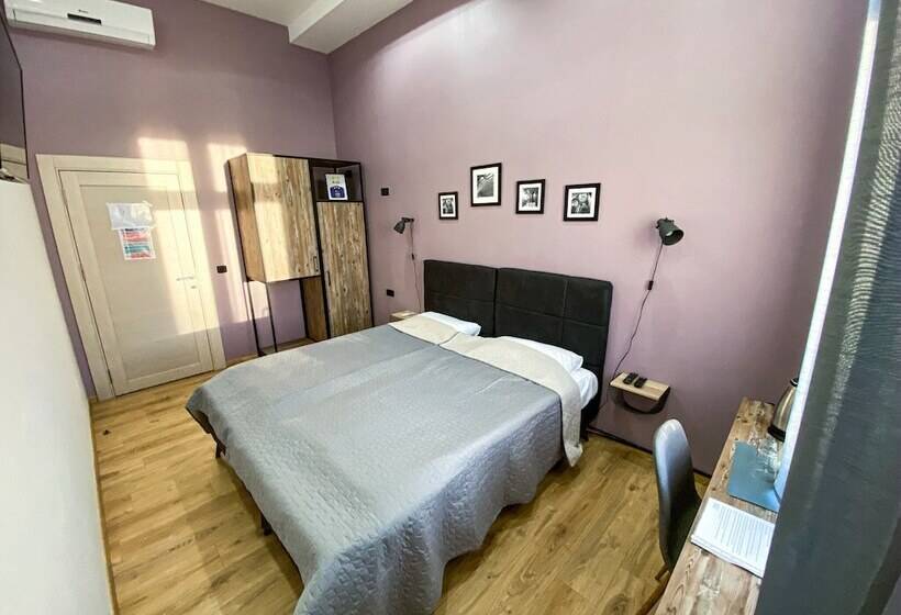 اتاق استاندارد با سرویس بهداشتی مشترک, K43 Rooms