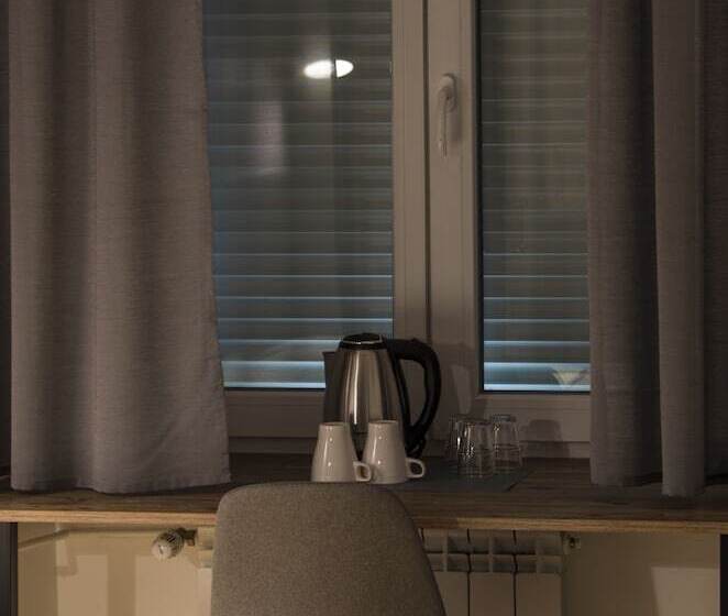 اتاق استاندارد با سرویس بهداشتی مشترک, K43 Rooms