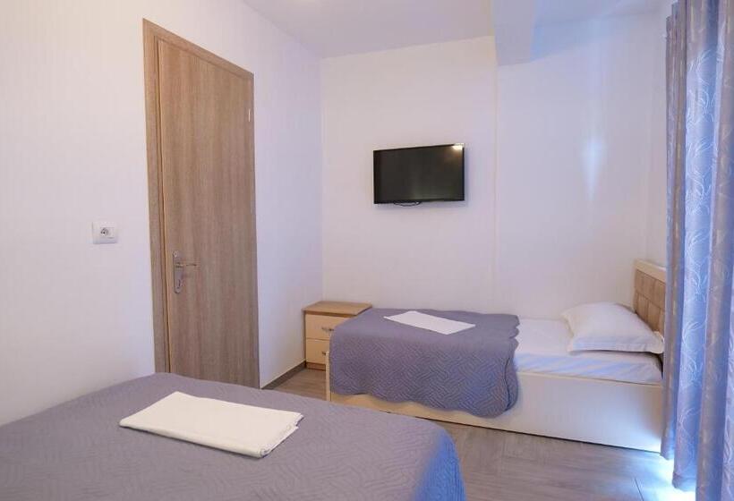 آپارتمان 1 خوابه, Villa Adrian