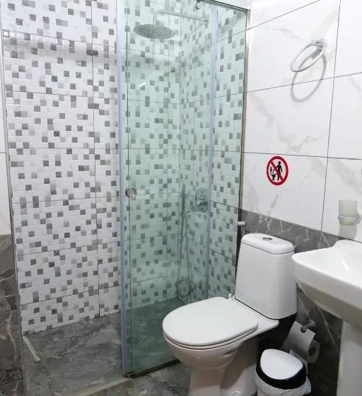 Standard Kolmen Hengen Huone, Villa Adrian