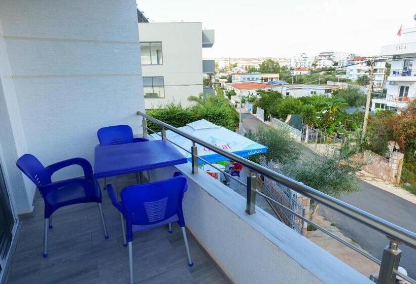 اتاق استاندارد چهار تخته, Villa Adrian