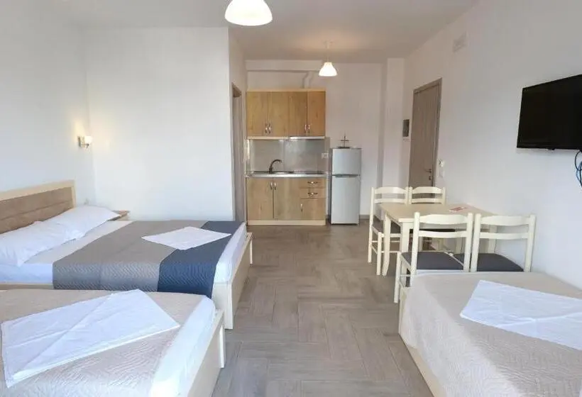 Standard Neljän Hengen Huone, Villa Adrian