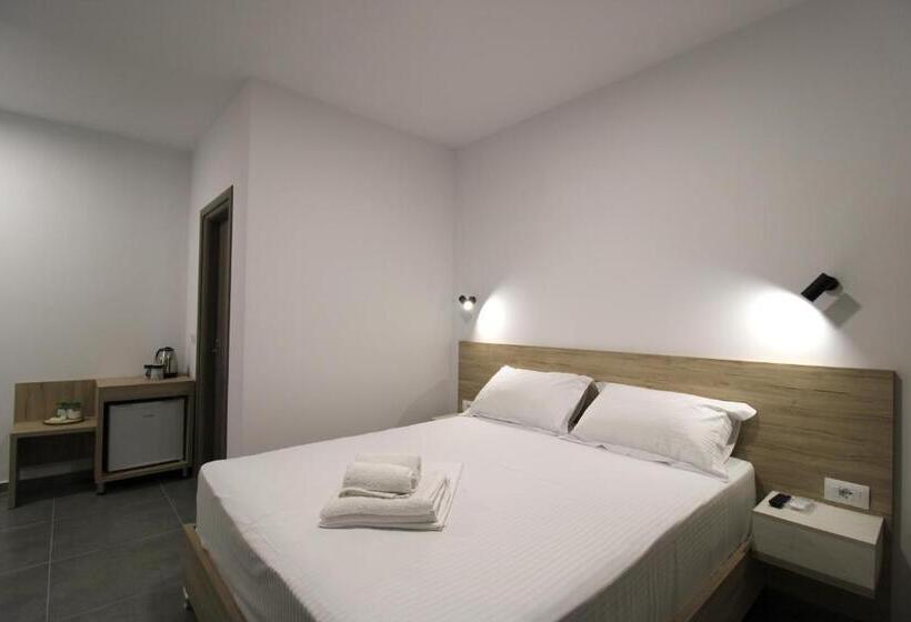 اتاق لوکس, Villa Adrian