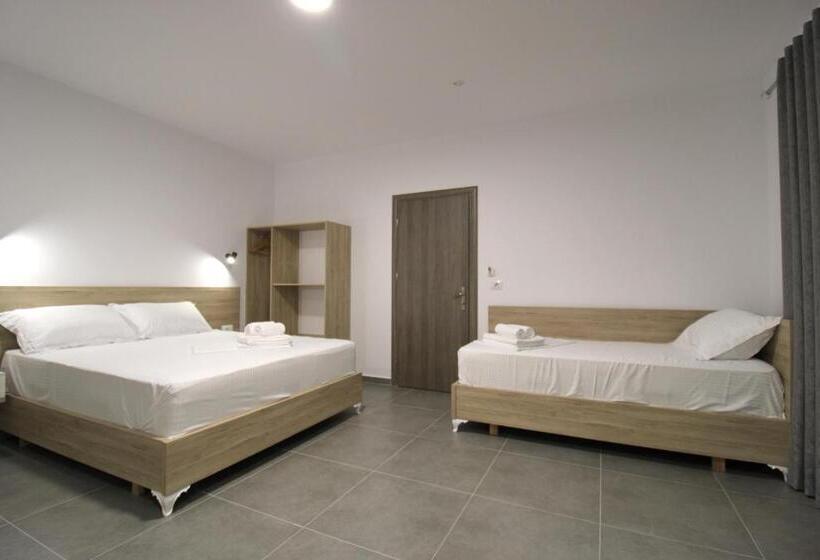 اتاق لوکس چهار تخته, Villa Adrian