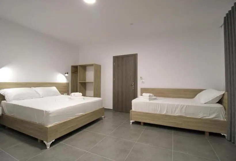 Deluxe Neljän Hengen Huone, Villa Adrian