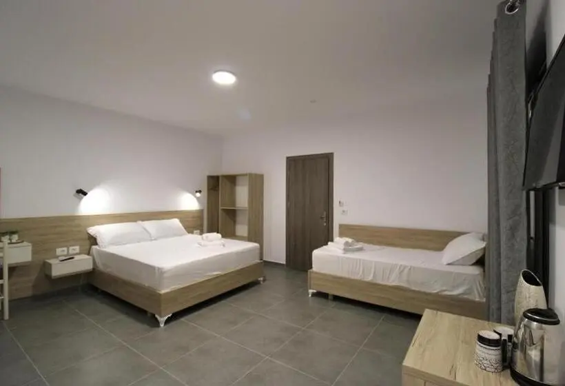 Deluxe Neljän Hengen Huone, Villa Adrian