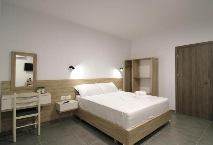 اتاق لوکس چهار تخته, Villa Adrian