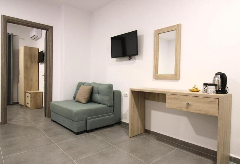 سوییت, Villa Adrian