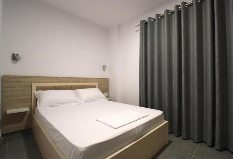 سوییت, Villa Adrian