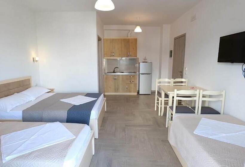 اتاق استاندارد چهار تخته, Villa Adrian