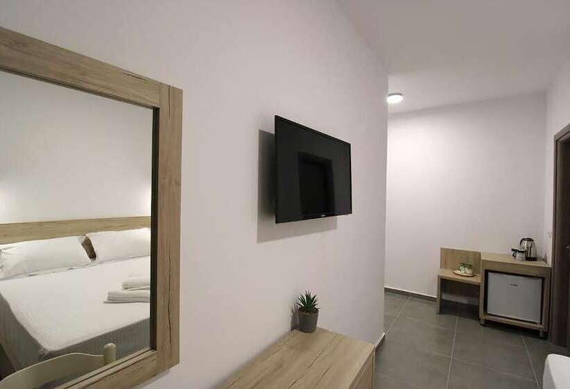 اتاق لوکس, Villa Adrian