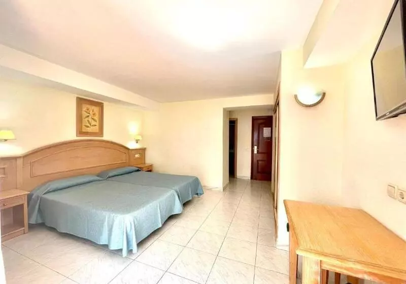 استودیوی استاندارد, Apartamentos Park Plaza