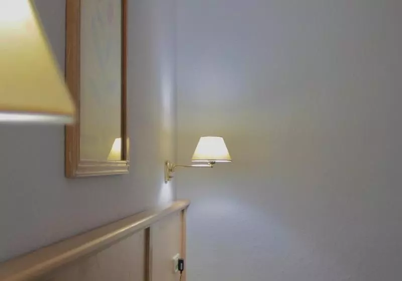 استودیوی استاندارد, Apartamentos Park Plaza