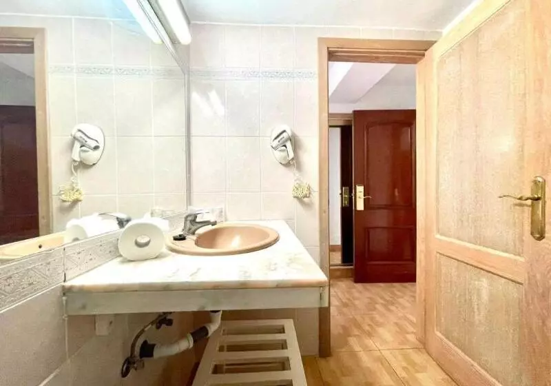 استودیوی استاندارد, Apartamentos Park Plaza