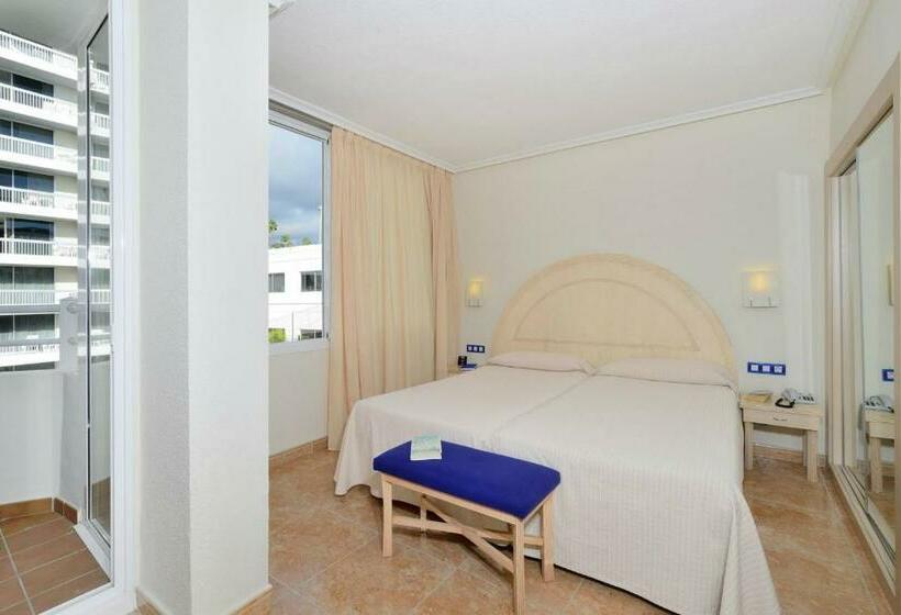 غرفة عائلية, Alexandre Hotel Troya