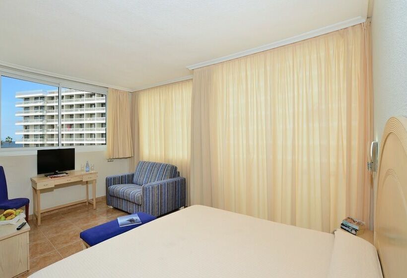 غرفة عائلية, Alexandre Hotel Troya