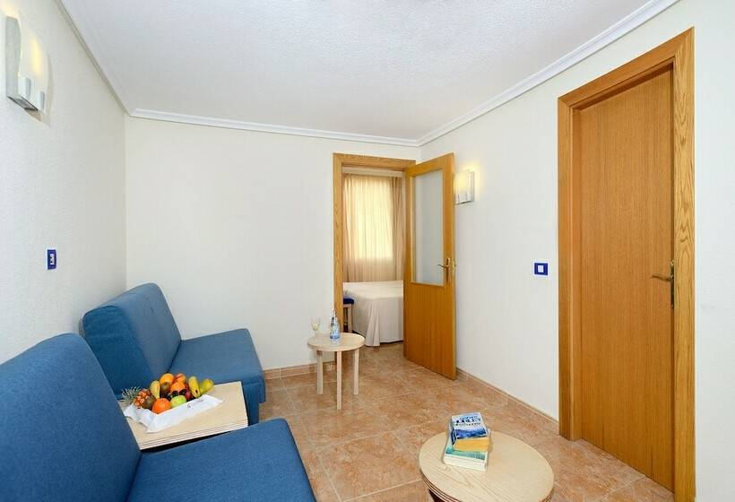Семейный Номер, Alexandre Hotel Troya