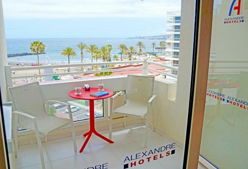 جناح جونيور مطلّ علي البحر, Alexandre Hotel Troya