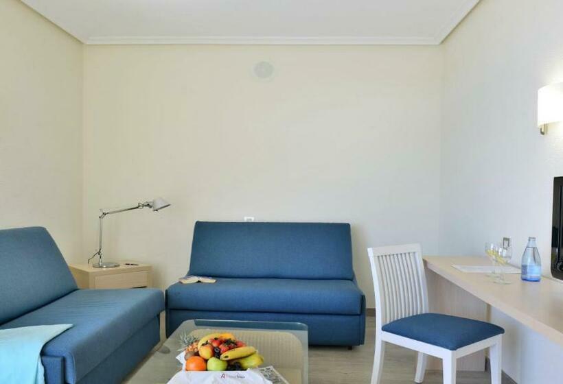 جناح جونيور مطلّ علي البحر, Alexandre Hotel Troya