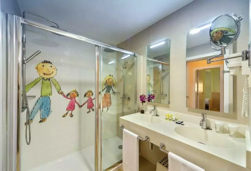 سوییت خانوادگی, Barcelo Lanzarote Active Resort