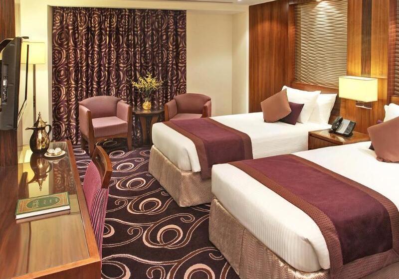 スタンダードトリプルルーム, Elaf Kinda