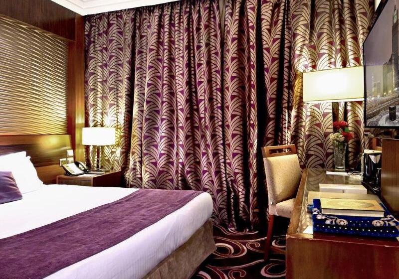 スタンダードトリプルルーム, Elaf Kinda