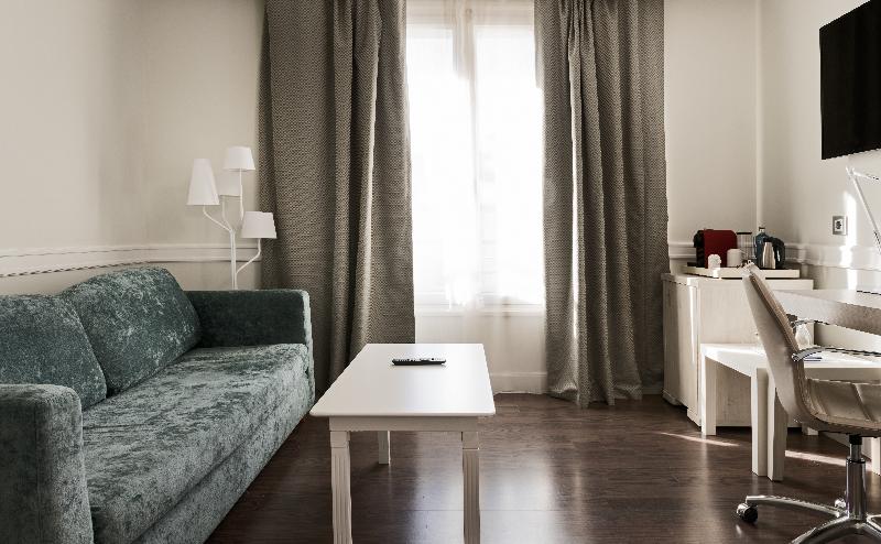 スタンダードルーム, Elaf Kinda