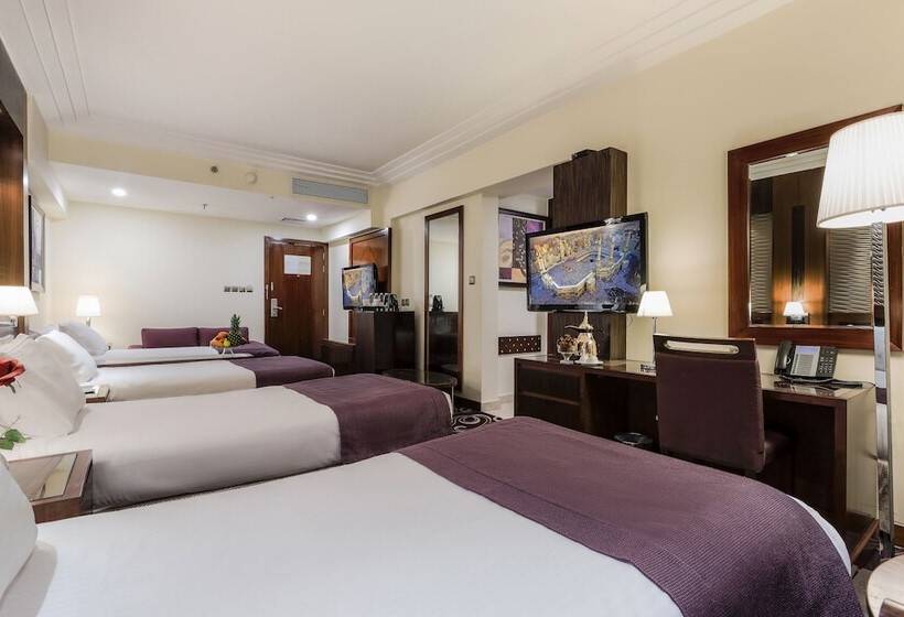 スタンダード4人部屋, Elaf Kinda