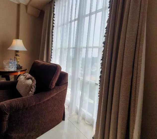 سوییت جونیور, Gran Mahakam