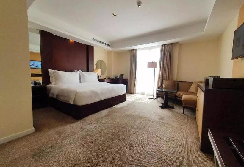 سوئیت کلاب, Gran Mahakam