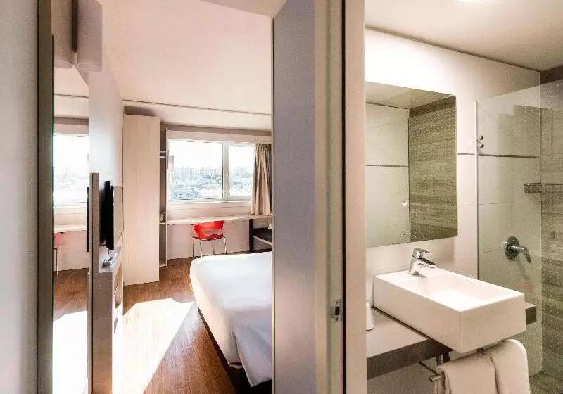 スタンダードルーム, Ibis Montevideo Rambla