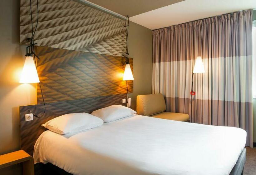 Номер Стандарт, Ibis Paris La Defense Courbevoie