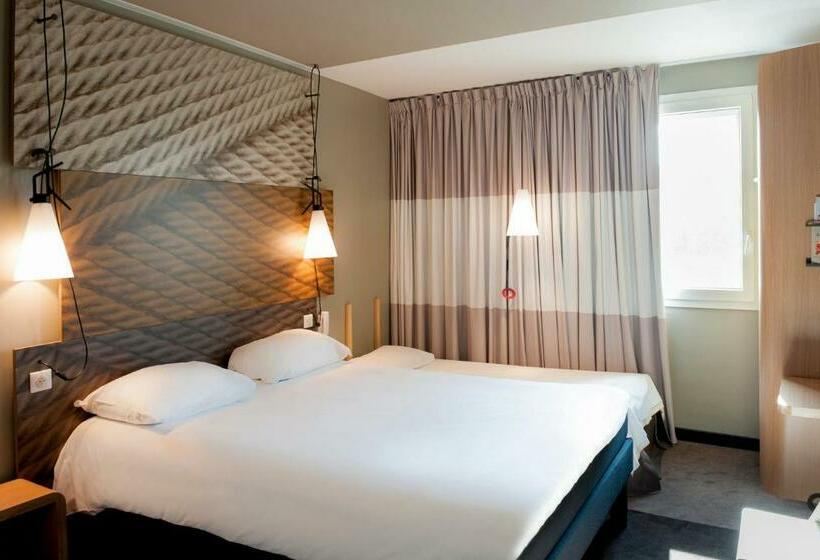 Номер Стандарт, Ibis Paris La Defense Courbevoie